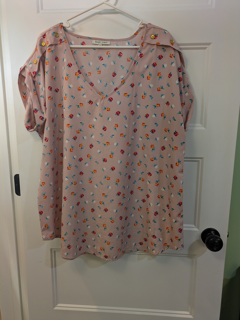 🔴 3/$15 Speed Limit Floral Blouse
